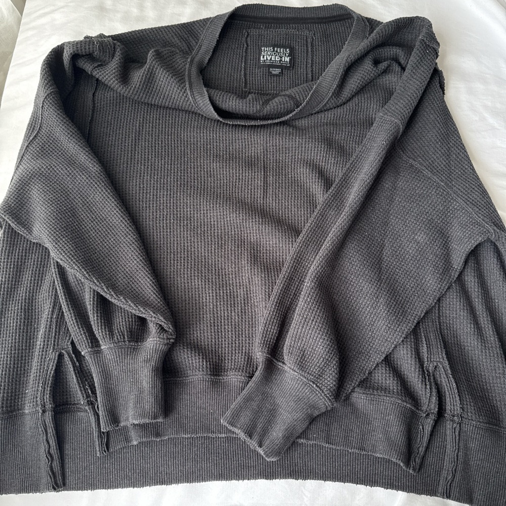 American Eagle Woman’s Gray Sweater